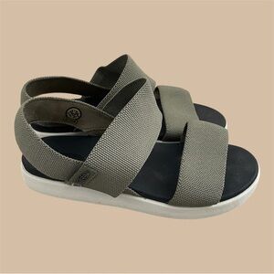 Keen Army Green Elle Backstrap Gardengirl Outdoor Sandals Size 6.5